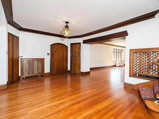 Zook Cty. Line Rd.Livingroom